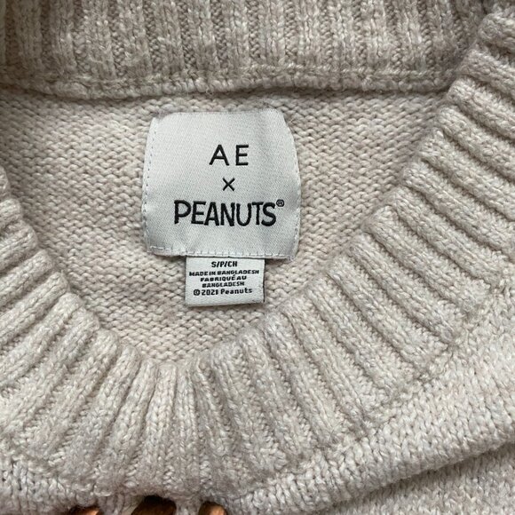 AE X PEANUTS SNOOPY CREWNECK SWEATER. SIZE SMALL. - Picture 5 of 5